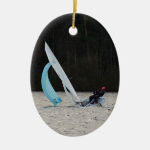 Seglingjollen på rusar julgransprydnad keramik