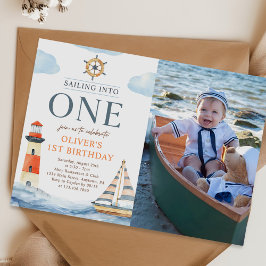 Segment i ett nautiskt blått foto från första föde inbjudningar