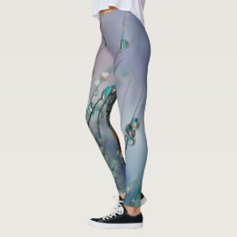 Selektiv fokusfoto av Dew of Vatten på Plant Leggings