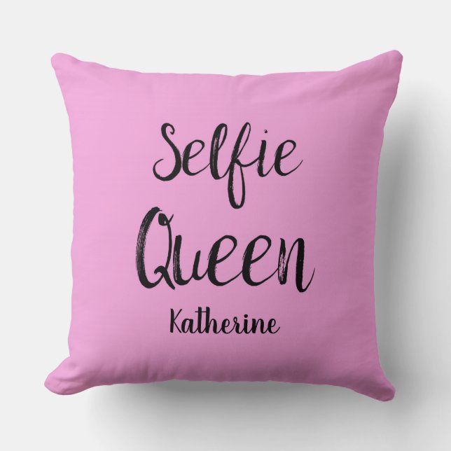 Selfie Queen Namn Personlig Rosa Kudde (Framsida)