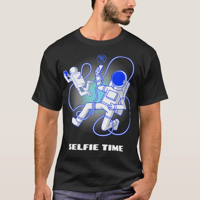 Selfie Time Astronaut T Shirt (Framsida)