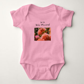 Semestergåvor han han Baby Mayhem Humor Roligt T-shirt