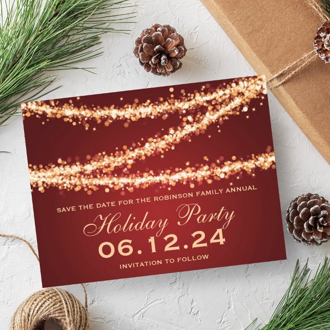Semestergille Spara Datum Guldsträngljus Meddelande Vykort (Holiday Party Save The Date Gold String Lights Announcement Postcard)