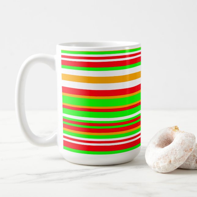 Semesternöje året runt randigt mönster kaffemugg (Med munk)
