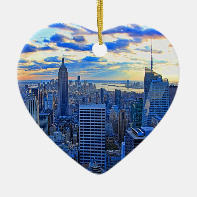 Senare eftermiddag NYC Skyline som solnedgång närm Julgransprydnad Keramik (Framsidan)