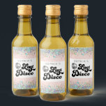 Senaste etiketter för Disco Bachelorette Mini Vin<br><div class="desc">Alla kommer att vara glada över att kunna skaka på bachelorette med de vackra mini vin-etiketterna! Se hela samlingen för mer matchande objekt!</div>