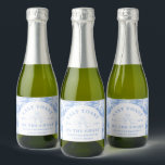 Senaste gisten på kusten vid Kusten-stranden Bache<br><div class="desc">Vi presenterar vår "Sista gisten på Kusten"-brickan "Bachelorette Sparkling Vin", som är perfekten för att lägga till en liten bit av havsbottnens charm till firande! Dessa etiketter har en härlig kustinspirerad design som anger tonen för ett minnesvärt strand-bachelorette-parti. Med sitt varaktiga, självhäftande baksida kan de enkelt appliceras på flaskorna som...</div>