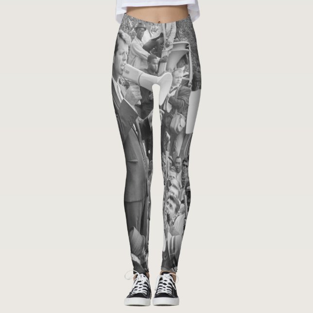 Senator Robert Kennedy på valkampanj för USA:s pre Leggings (Framsida)