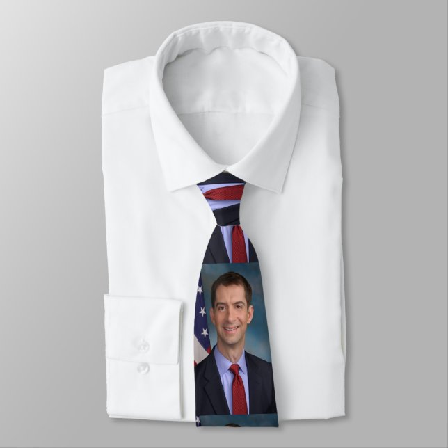 Senator Tom Cotton Slips (Bunden)