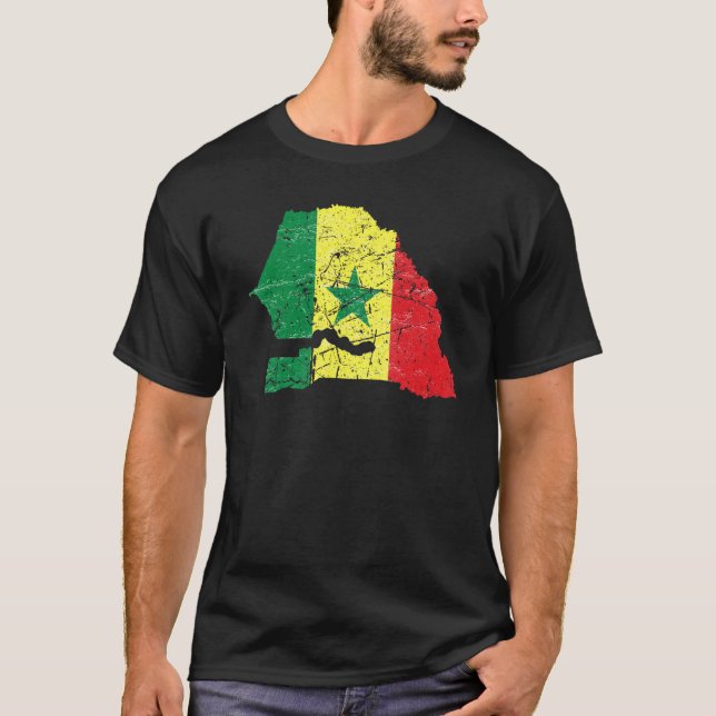 Senegalese flag distressed with Senegal map Senega T Shirt (Framsida)