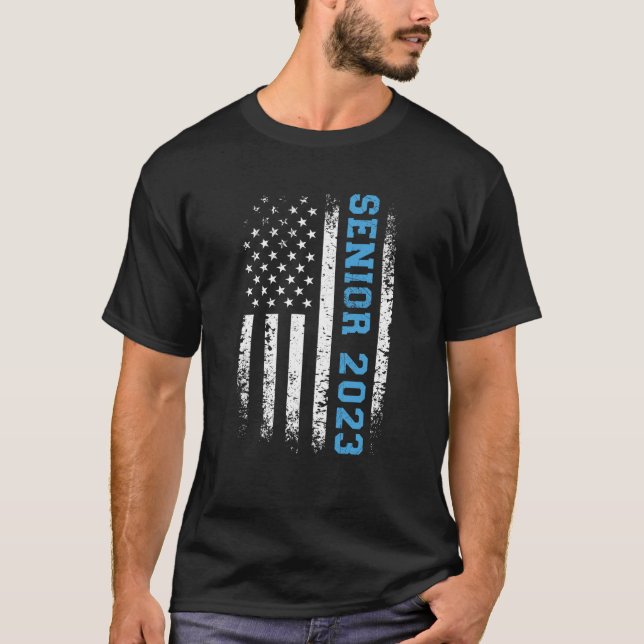 Senior 2023 American Flagga USA Studenten Class Of T Shirt (Framsida)