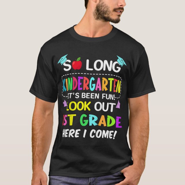 Senior 2023 Uno Out Shirt T Shirt (Framsida)