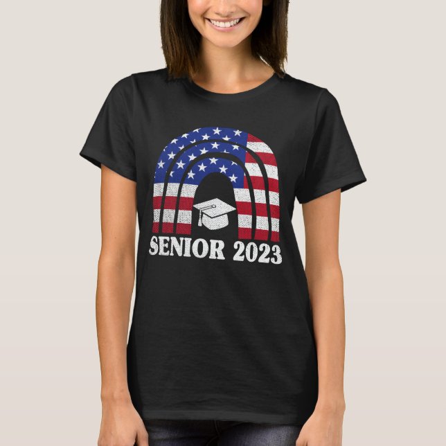 Senior 2023 USA American Flagga Gift T Shirt (Framsida)