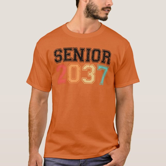 Senior 2037 Retro Vintage vänner T Shirt (Framsida)