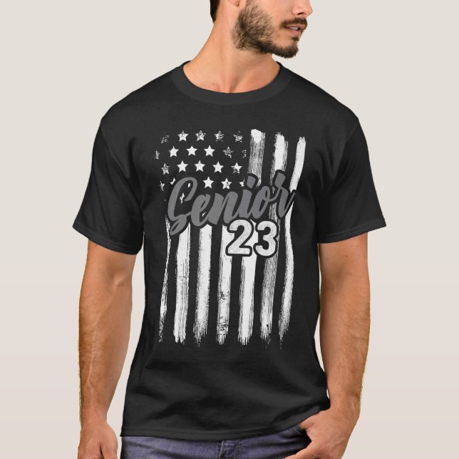 Senior 23 2023 Studenten Student American Flagga U T Shirt (Framsida)