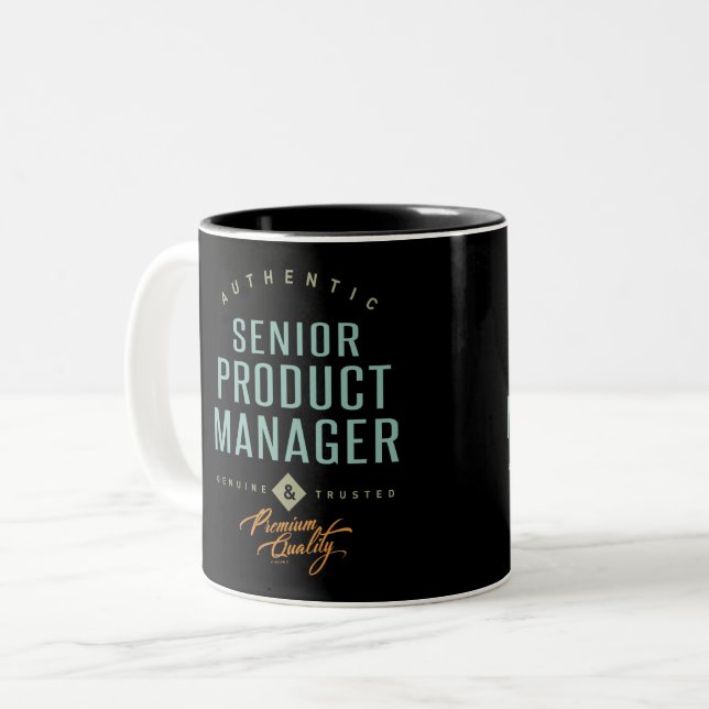 Senior Product Manager Två-Tonad Mugg (Framsida vänster)