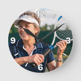 Senior Woman Tennis Player Sports Decor Rund Klocka