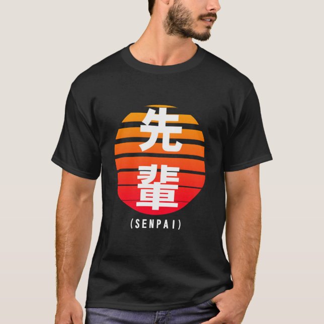 Senpai Kanji Script Eighties Look T Shirt (Framsida)