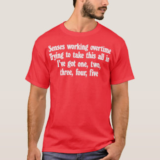 Sense-bearbetning av återgångsformaterad typografi t shirt