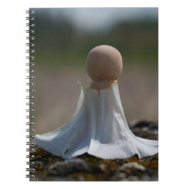 Sensueel gehuld poppetje in een bloemen jurkje. anteckningsbok