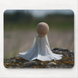 Sensueel gehuld poppetje in een bloemen jurkje. musmatta