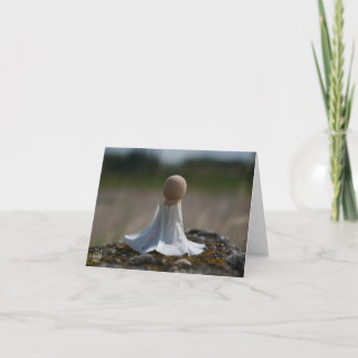 Sensueel gehuld poppetje in een bloemen jurkje. tack kort