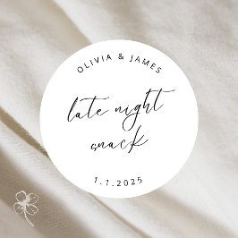 Sent nattsnack-fästingar runt klistermärke