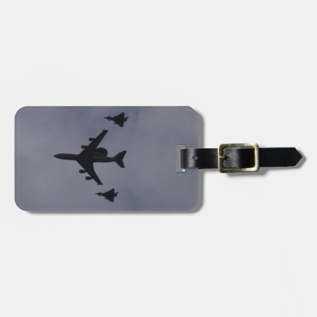 Sentry eskorterad av Typhoons Bagagebricka (Horisontell Framsida)