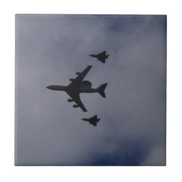 Sentry eskorterad av Typhoons Kakelplatta