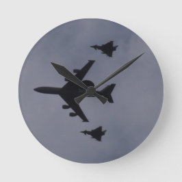 Sentry eskorterad av Typhoons Rund Klocka