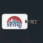 Seoul Korea Retro Sol City Skyline Cityscape Art Bagagebricka<br><div class="desc">Vintage- och reflexritorier med vackra skyliner,  attraktion och cityscape-konst. Coola skyscraper och byggnad silhuette illustrerar handelsvara för turister och resenärer. Perfekt som souvenir att ta med sig hem när man reser. Spara minnet av din resa och semester med familj och vänner. Bakgrunden till färg kan anpassas till färg.</div>