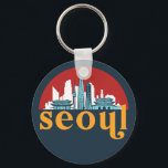 Seoul Korea Vintage City Skyline Cityscape Art Nyckelring<br><div class="desc">Vintage- och reflexritorier med vackra skyliner, attraktion och cityscape-konst. Coola skyscraper och byggnad silhuette illustrerar handelsvara för turister och resenärer. Perfekt som souvenir att ta med sig hem när man reser värld runt. Spara minnet av din resa och semester med familj och vänner. Bakgrunden till färg kan anpassas till färg....</div>