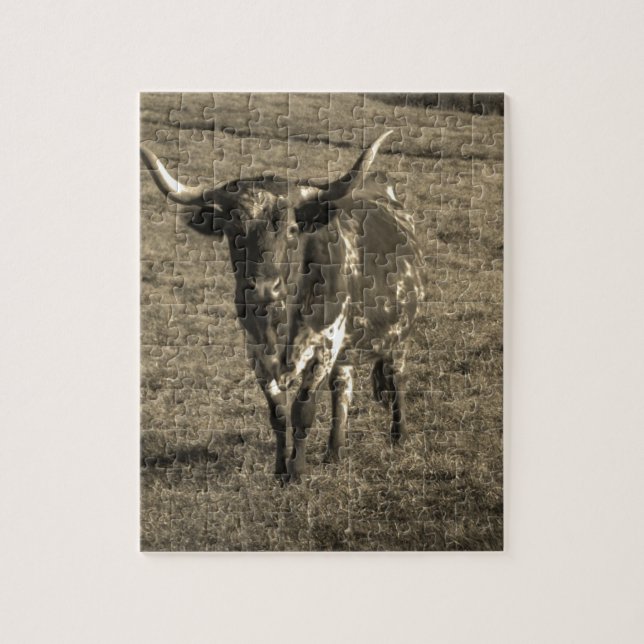 Sepia Tone Brown och White Longhorn Bull Pussel (Vertikal)