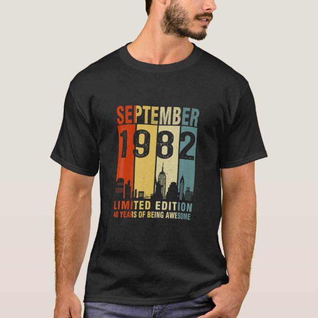 September 1982 Begränsada upplagan 40 år av att va T Shirt (Framsida)