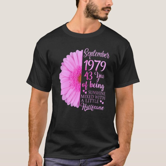 September Girl 1979 43 Years Old 43rd Birthday T Shirt (Framsida)