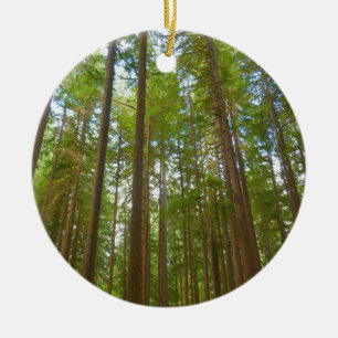 Ser upp mot gammal skog julgransprydnad keramik