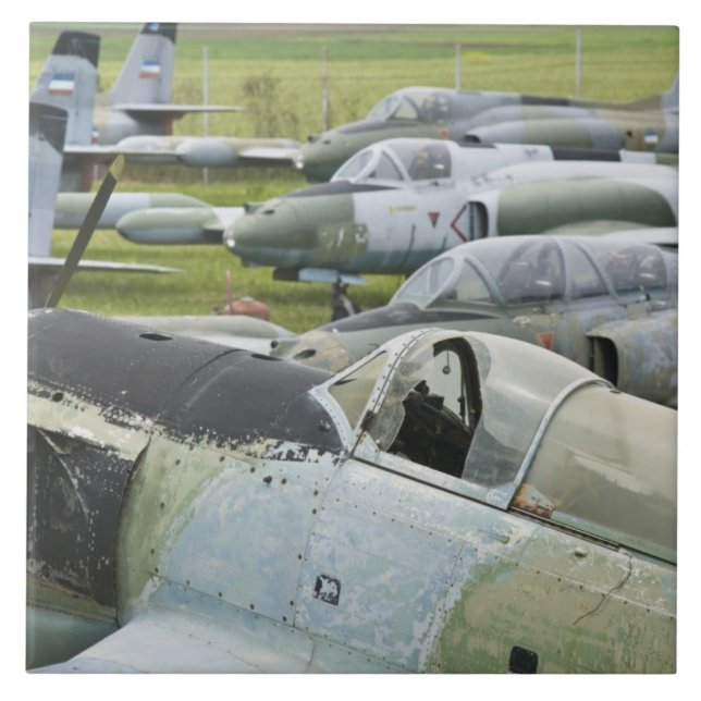 SERBIA, Belgrad. Jugoslaviska flygmuseum Kakelplatta (Framsidan)