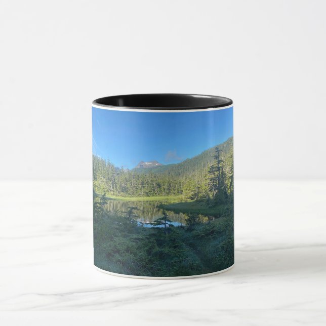 Serene Alaska Sjö och Forest Mugg (Center)