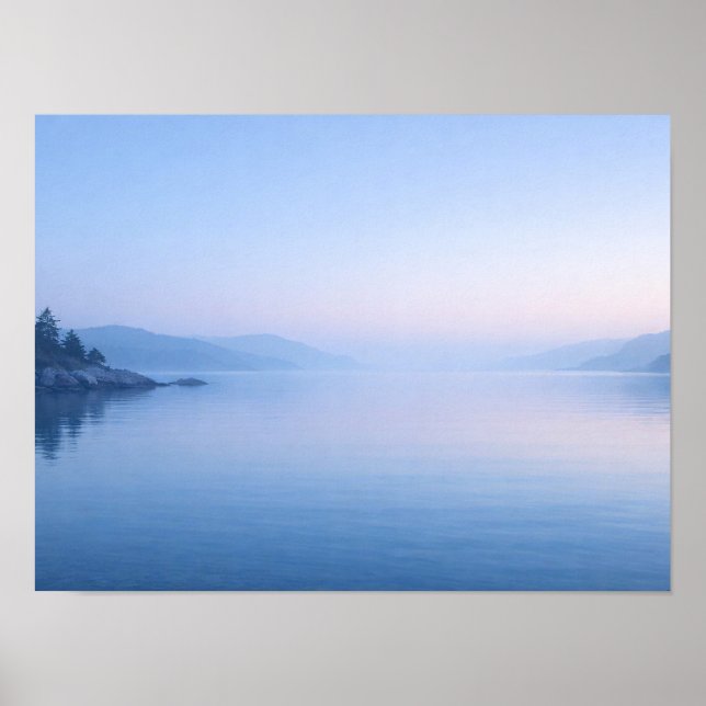 Serene Blue Lake Mist Poster - Calm Mountain Water (Framsidan)
