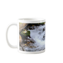Serene Grönt Mossy Stream Coffee Mugg