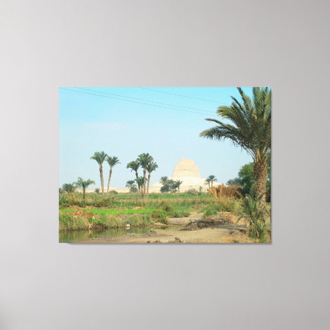 Serene Nile View - Pyramids och Handflatan Träd Ca Canvastryck (Framsida)