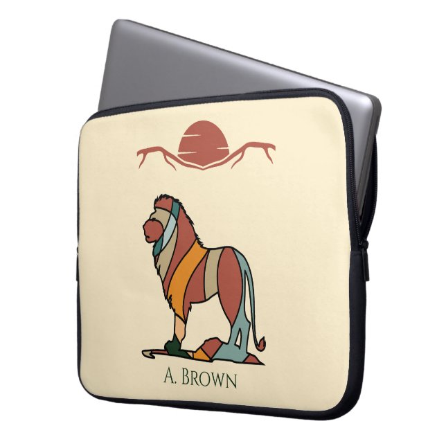 Serene Savanna Kind Lion Abstract Monogram Laptop Fodral (Framsidan Vänster)