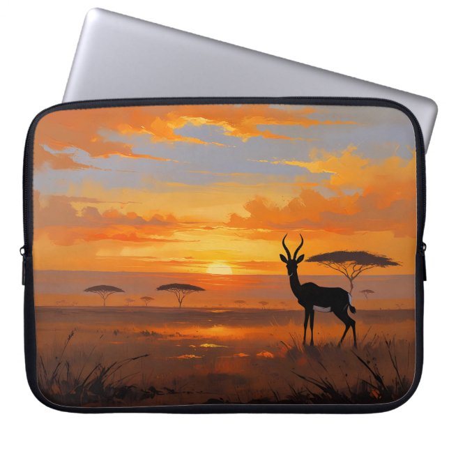 Serene Savannah Sunset – Wildlife Landscape Art Laptop Fodral (Framsidan)