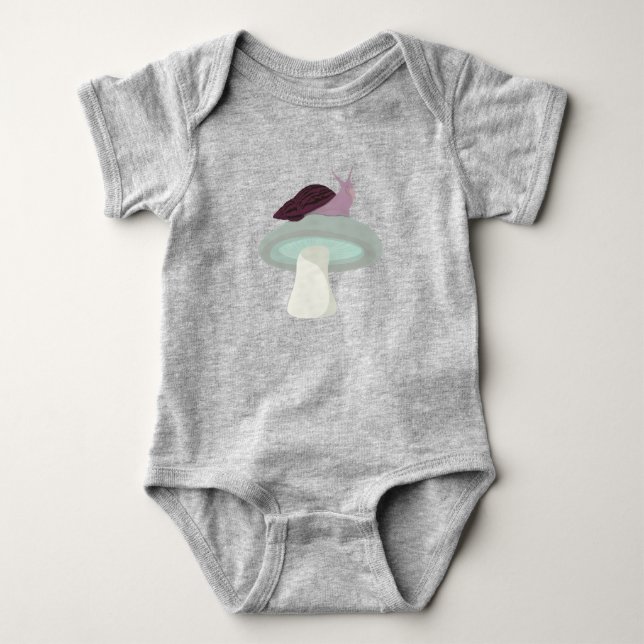Serene Snigel på ett svamp T Shirt (Framsida)