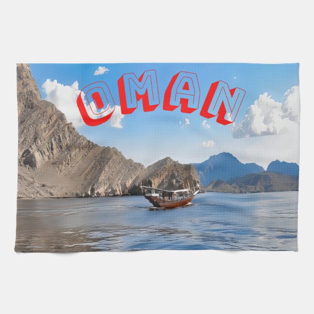 Serene vatten och de stora Omani-bergen Kökshandduk (Horisontell)