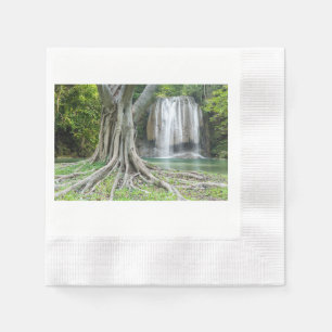 Serene Waterfall och Majestic Träd Napkin Pappersservett