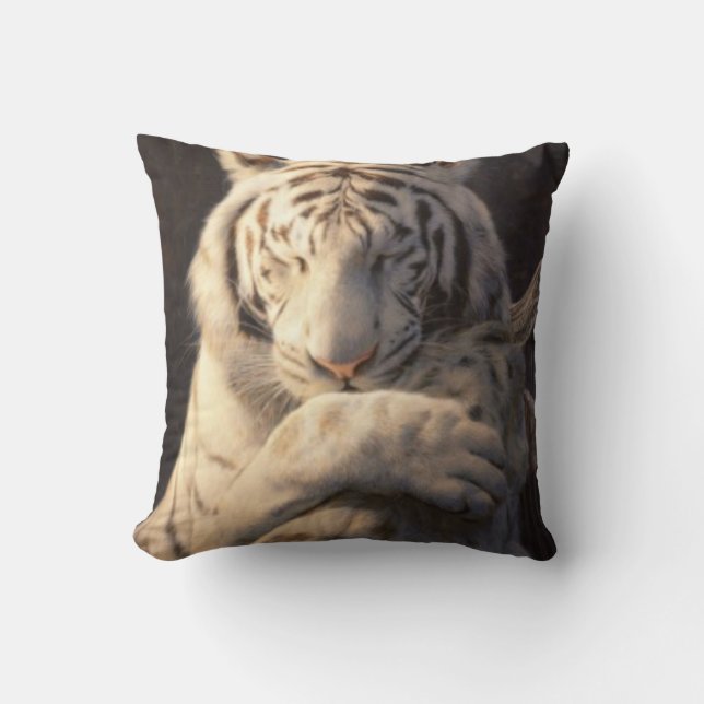 Serene White Tiger Throw Pillow – Gentle Elegance Kudde (Framsida)