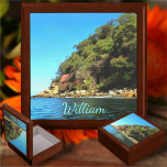 Serene Yelapa 0758 KeepsakBox Minnesask<br><div class="desc">Skriva "Serene Yelapa 0758" Samling Håll dina värdefulla produkter i den här vackra nyckelrutan. Smyckeskrinen är gjord av lackerat trä och kommer i guldek, ebony black, emerald grönt och röd mahogany. Mjukt filt skyddar smycken och andra samlarföremål. Konstruktionen skapades från min målning "Serene Yelapa 0758" som fångade en högsida i...</div>