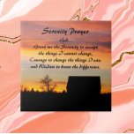 Serenity Prayer Sunset Silhouette liggande<br><div class="desc">Keramiskt plattor som innehåller fotobilden av ett färgstarkt solnedgång och silhuetter av mörk på landsbygden tillsammans med det inspirerande orden från Serenity Prayer. Markera din ruta storlek. Gör en tankfull gåva till familj och vänner.</div>