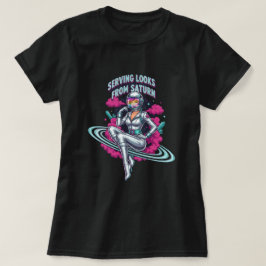 Serverar blickar från Saturnus T Shirt